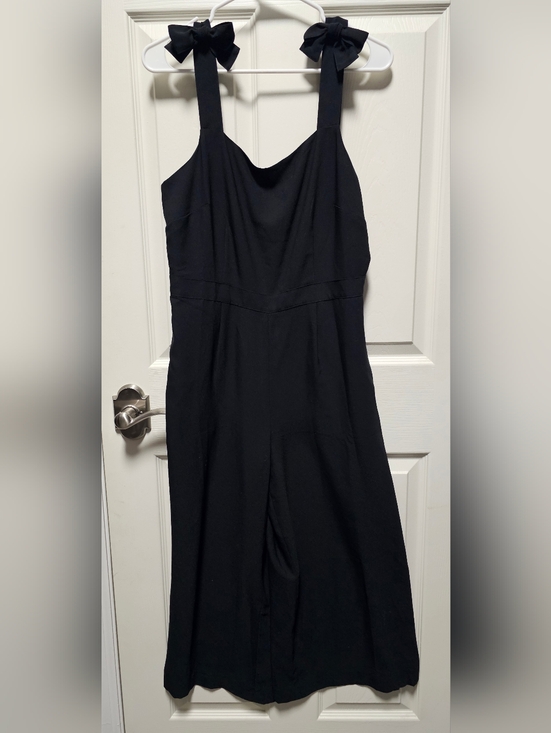 LOFT Dresses & Skirts - LOFT Outlet Black Wide Leg Crop Jumpsuit with Bow Straps Size 4 NWT